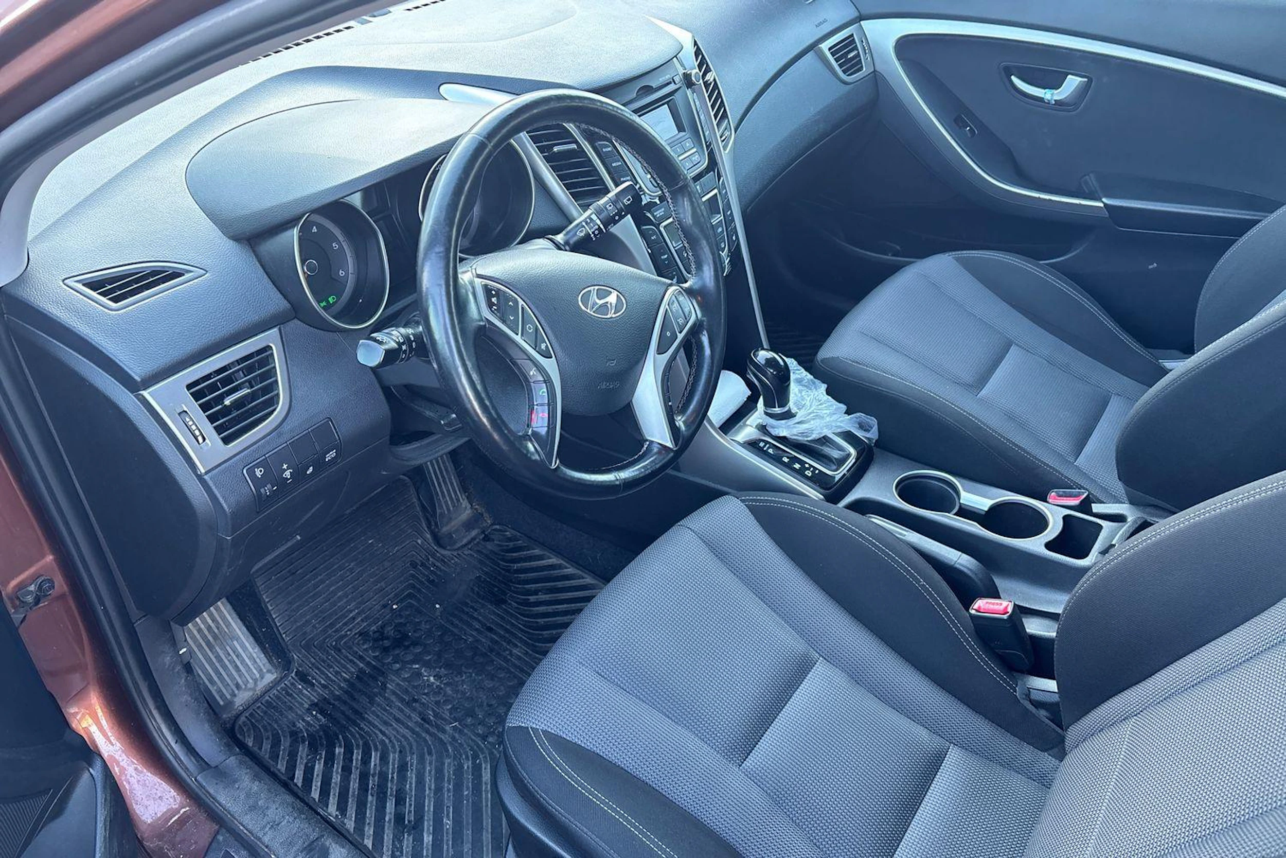 ruskea (beige) Hyundai i30 Wagon 2014 kuva 3.
