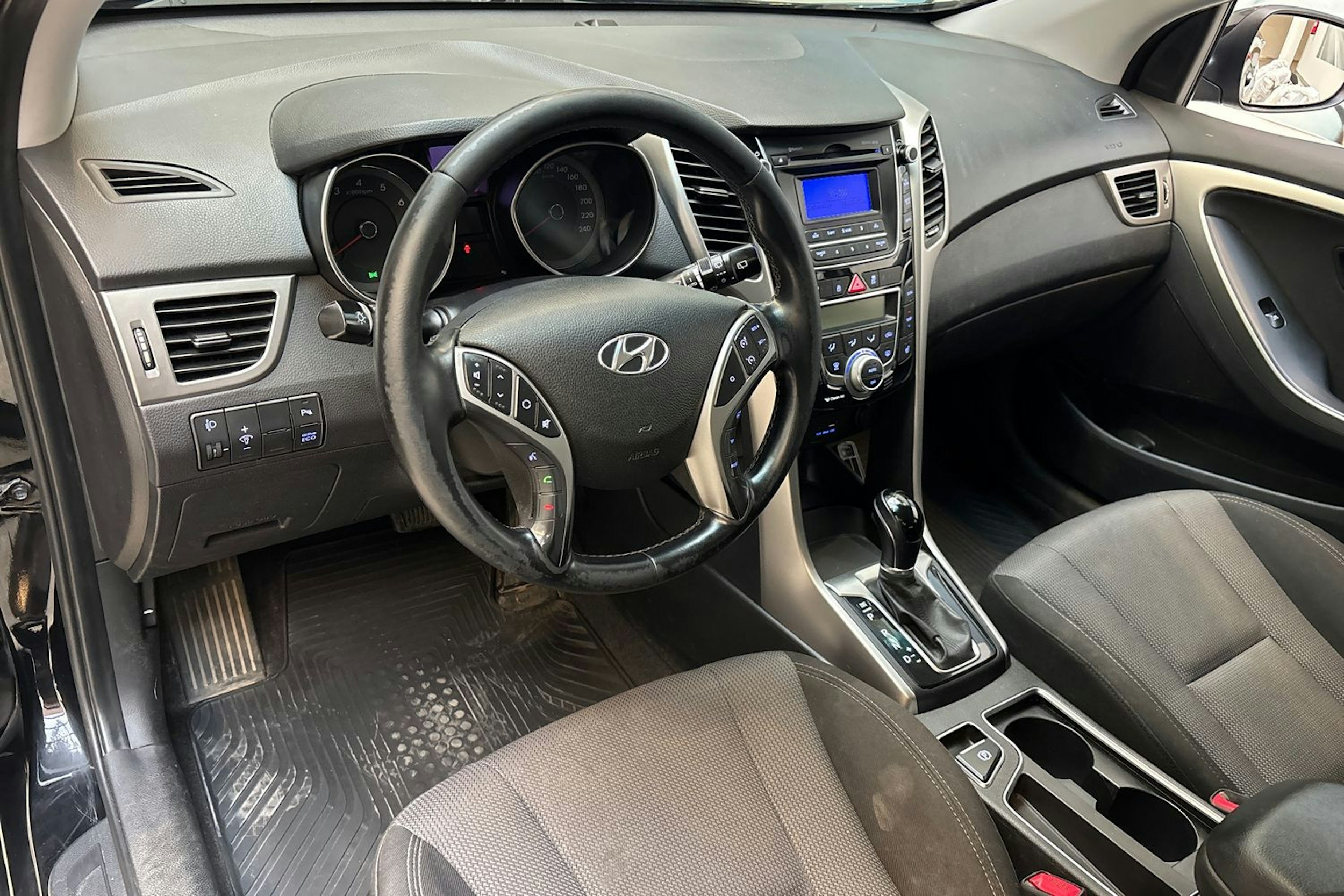 musta Hyundai i30 Wagon 2014 kuva 6.