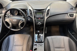 musta Hyundai i30 Wagon 2014 kuva 7.