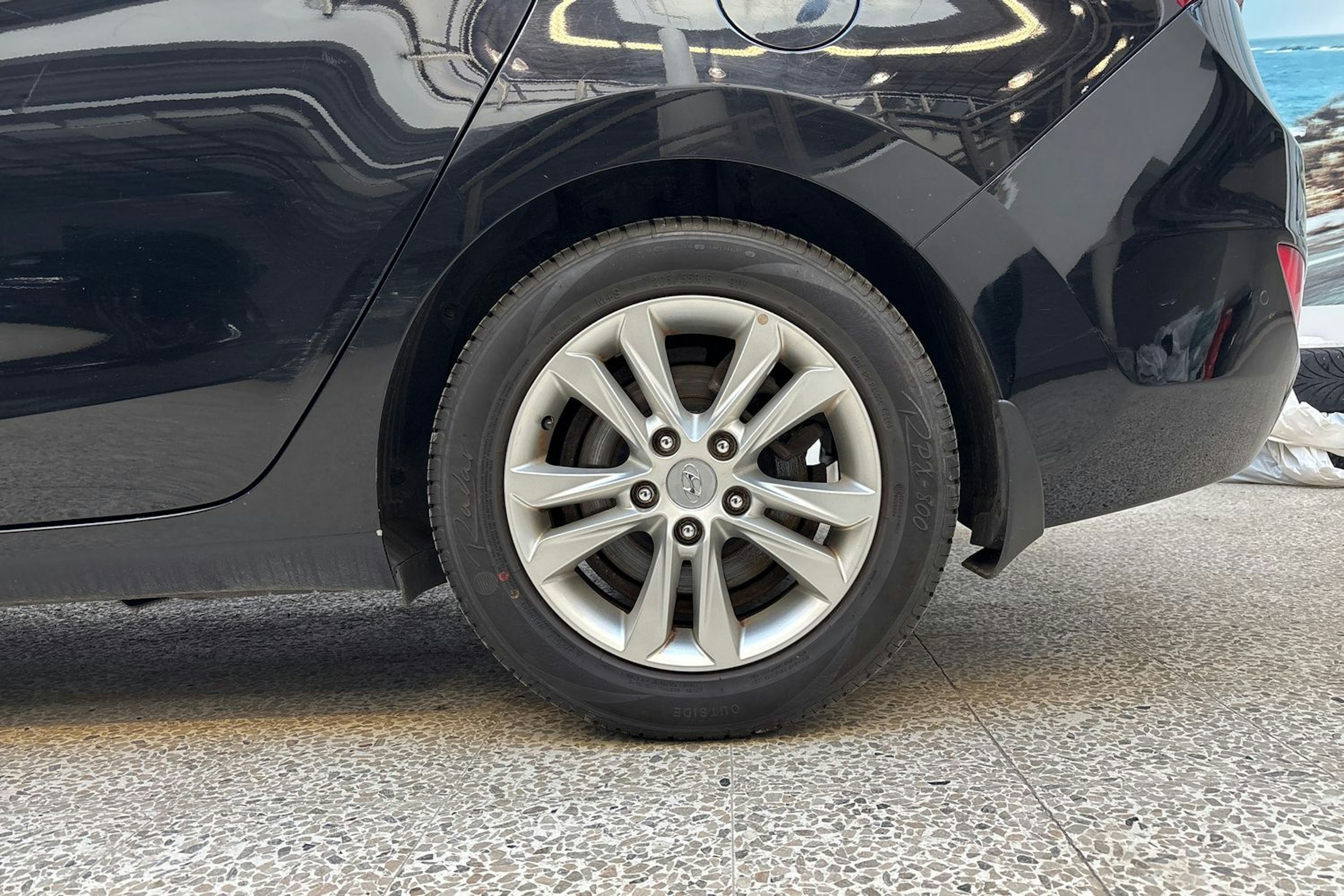 musta Hyundai i30 Wagon 2014 kuva 9.
