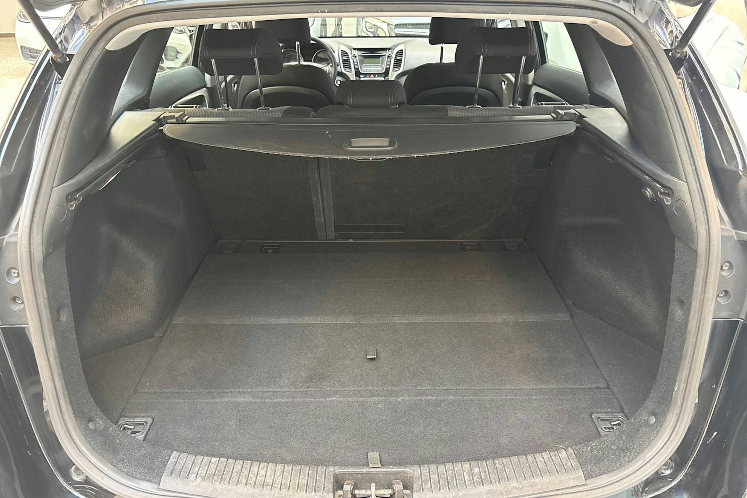 musta Hyundai i30 Wagon 2014 kuva 11.