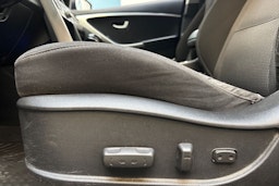 musta Hyundai i30 Wagon 2014 kuva 12.