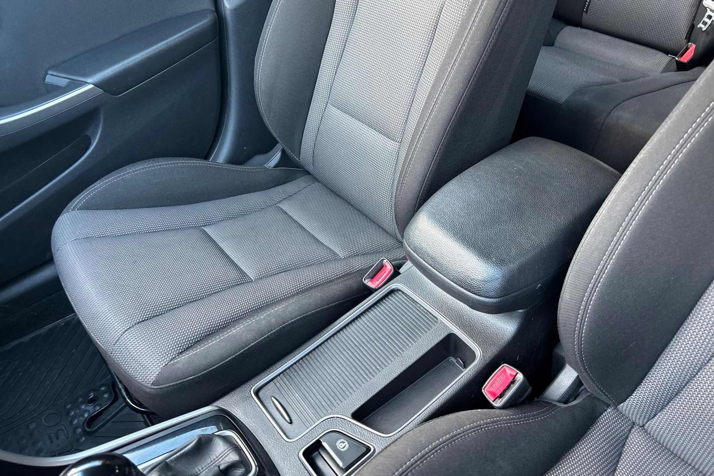 musta Hyundai i30 Wagon 2014 kuva 21.