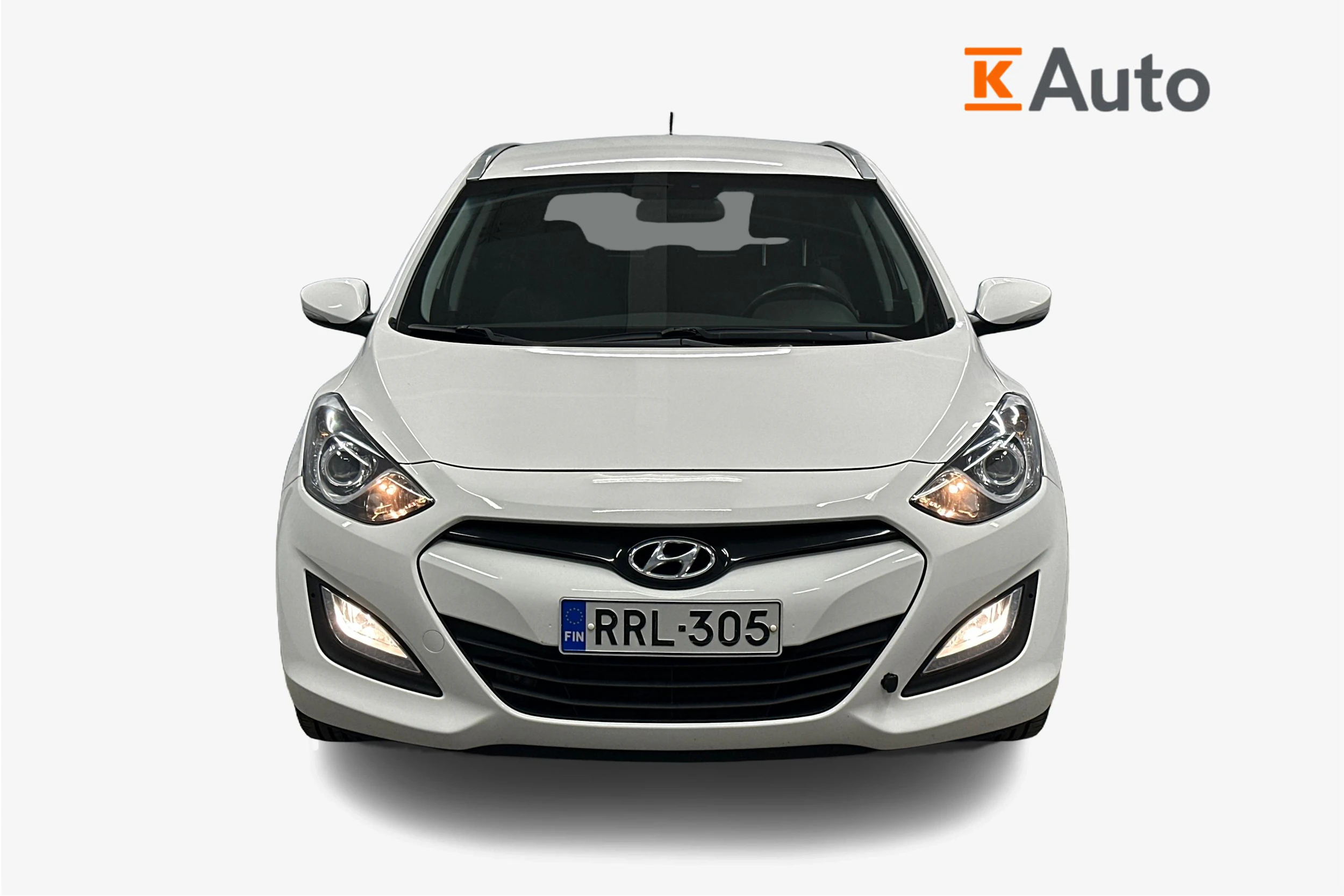 Valkoinen Hyundai i30 Wagon 2014 kuva 4.