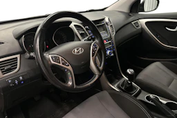 Valkoinen Hyundai i30 Wagon 2014 kuva 6.
