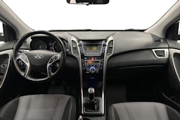 Valkoinen Hyundai i30 Wagon 2014 kuva 7.