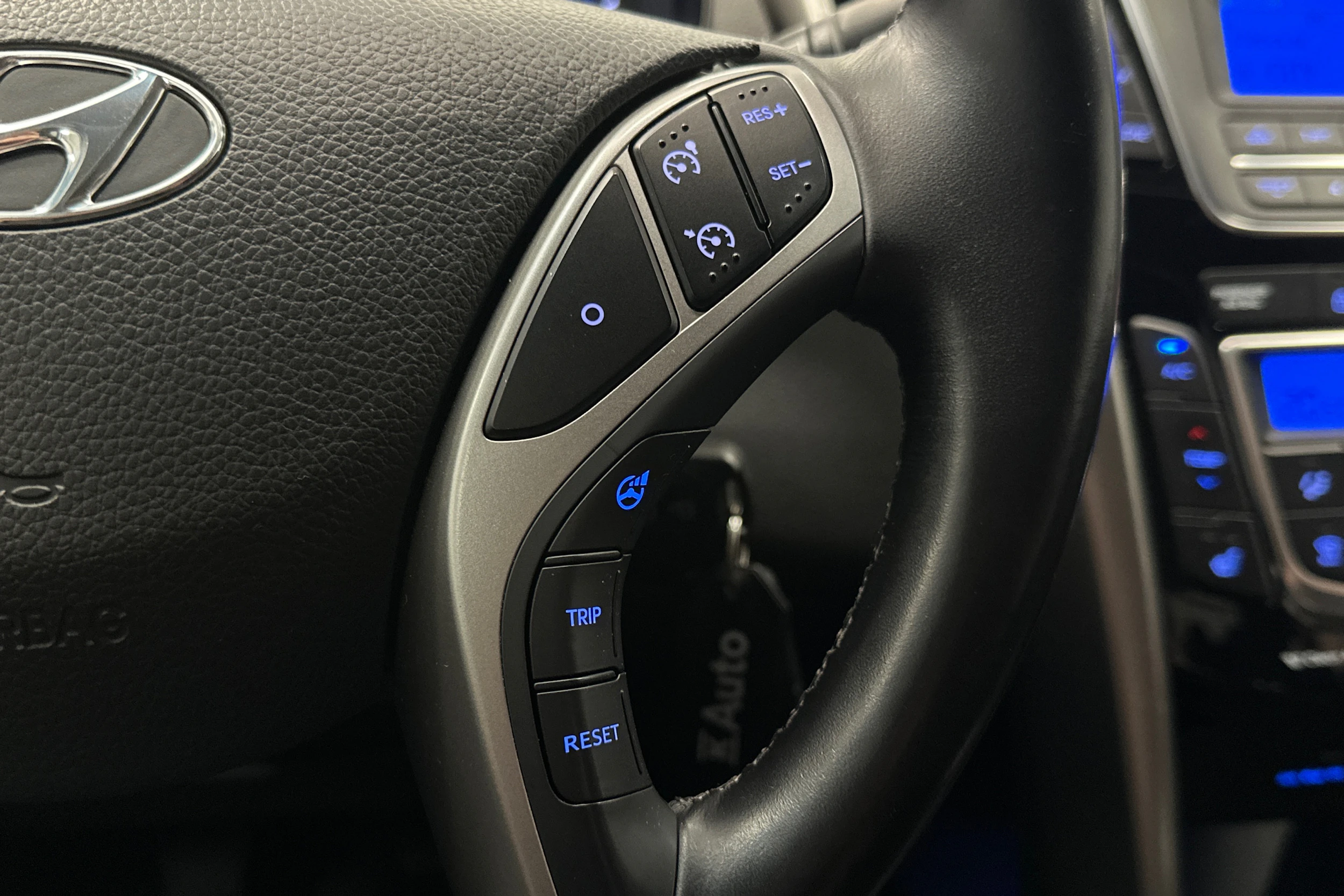 Valkoinen Hyundai i30 Wagon 2014 kuva 12.
