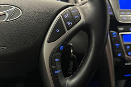 Valkoinen Hyundai i30 Wagon 2014 kuva 12.