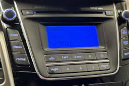 Valkoinen Hyundai i30 Wagon 2014 kuva 18.