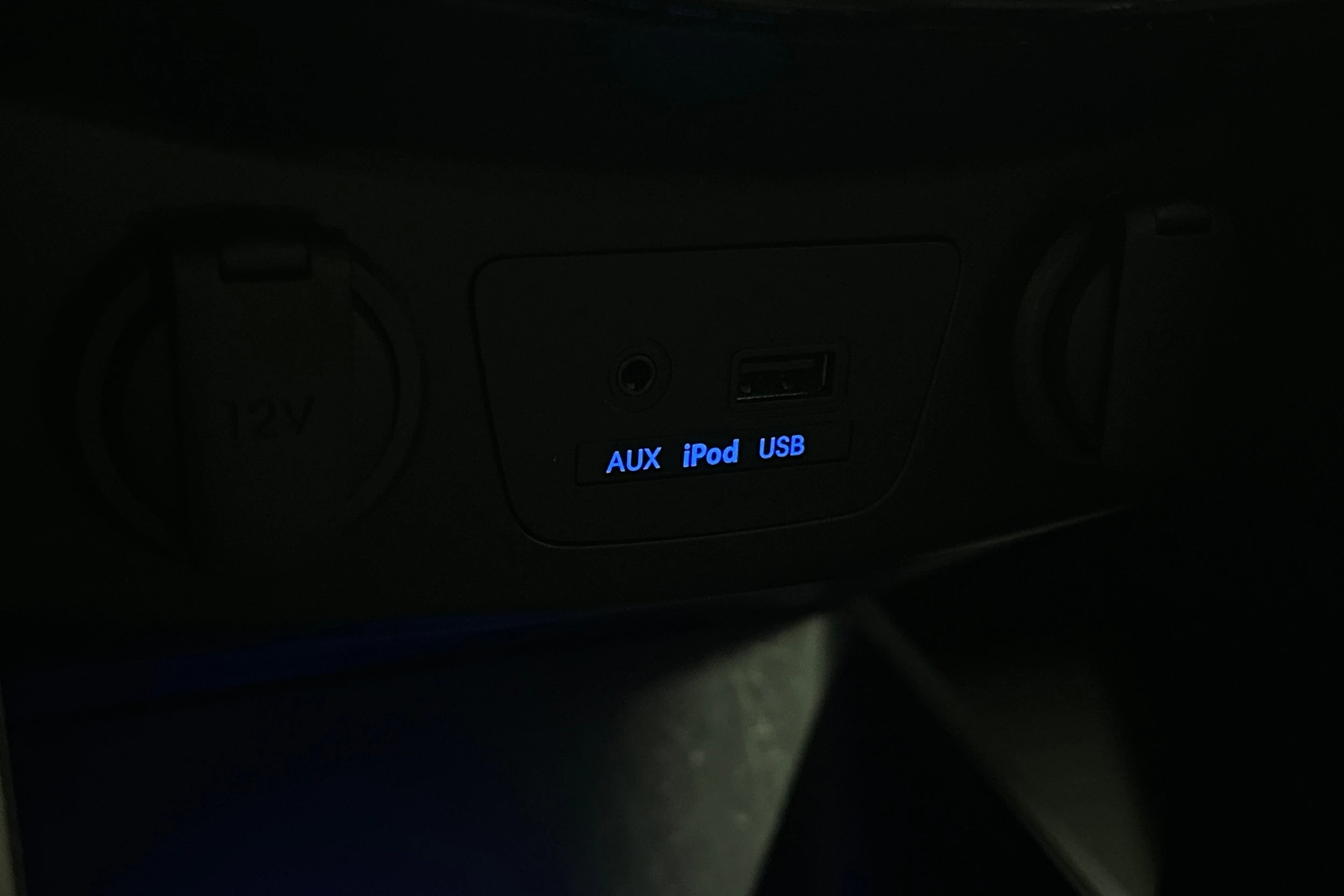 Valkoinen Hyundai i30 Wagon 2014 kuva 22.