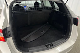 Valkoinen Hyundai i30 Wagon 2014 kuva 24.