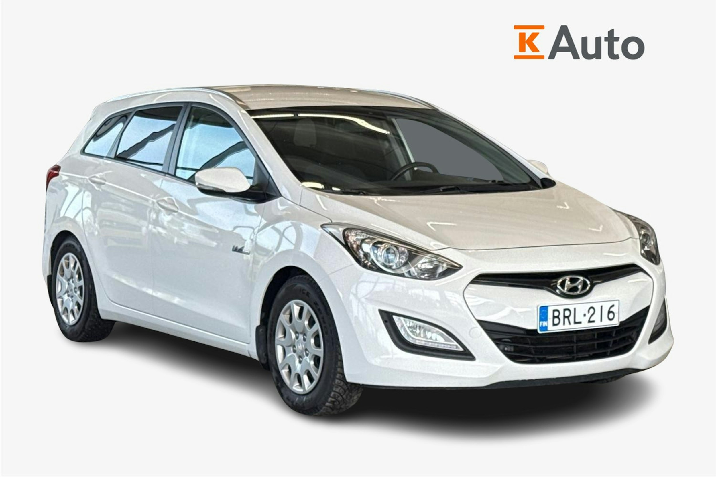 Valkoinen Hyundai i30 Wagon 2015 kuva 1.