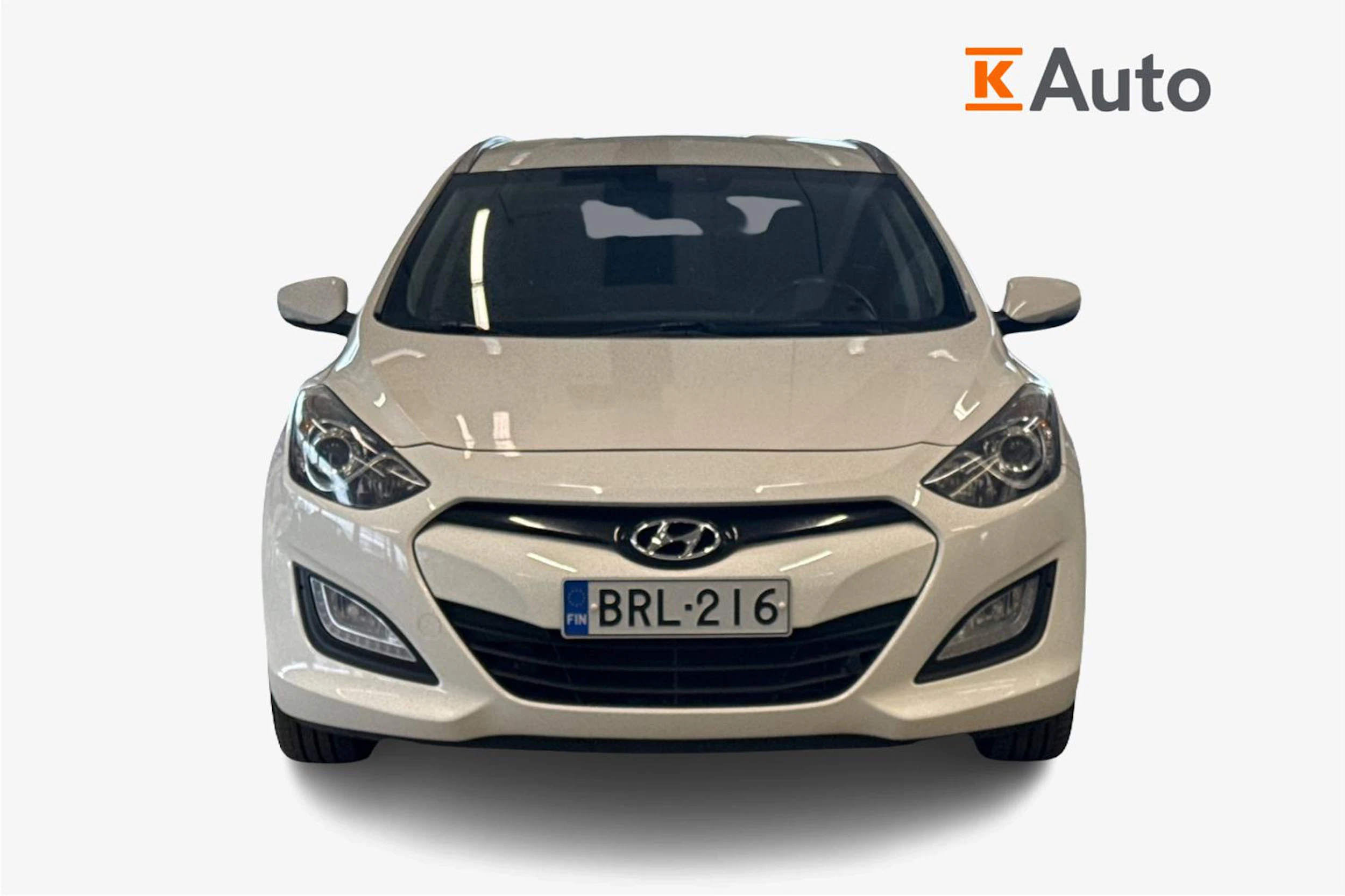 Valkoinen Hyundai i30 Wagon 2015 kuva 4.
