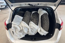 Valkoinen Hyundai i30 Wagon 2015 kuva 11.