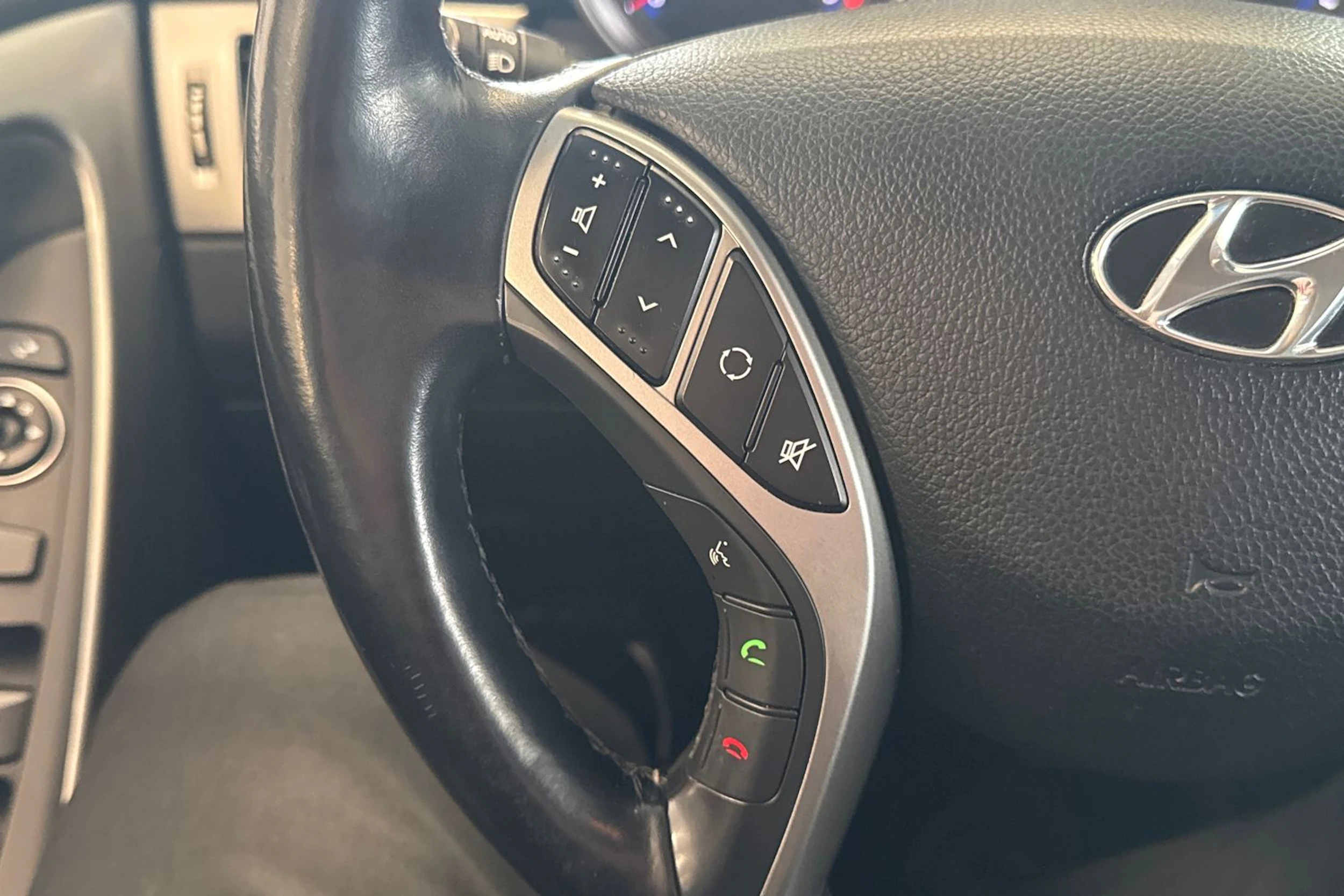 Valkoinen Hyundai i30 Wagon 2015 kuva 15.