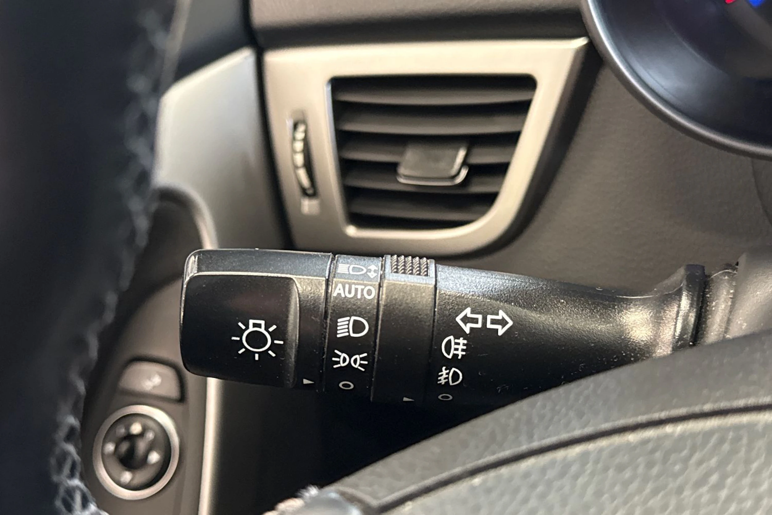 Valkoinen Hyundai i30 Wagon 2015 kuva 19.