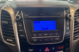 Valkoinen Hyundai i30 Wagon 2015 kuva 24.