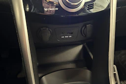 Valkoinen Hyundai i30 Wagon 2015 kuva 26.