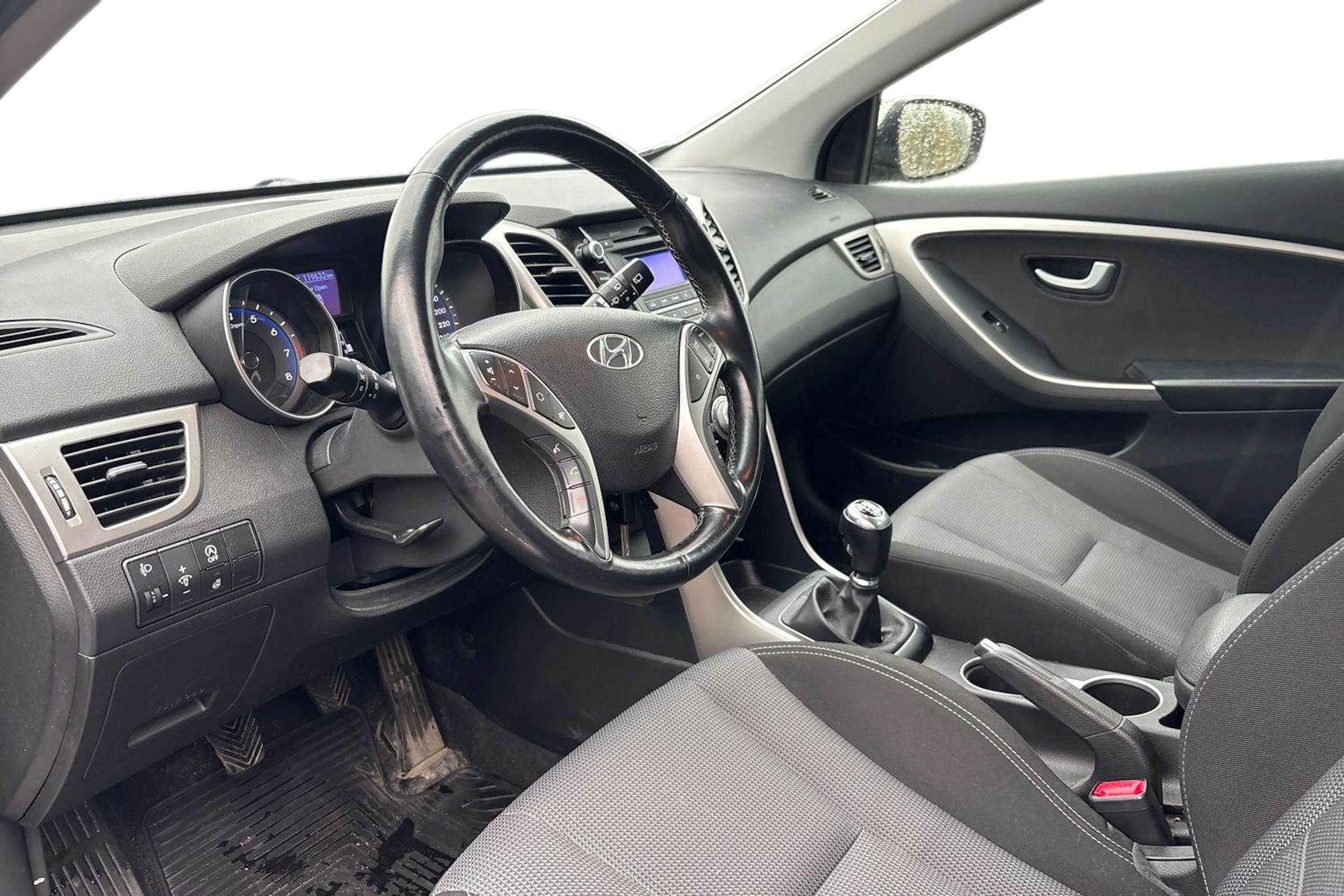valkoinen Hyundai i30 Wagon 2015 kuva 3.