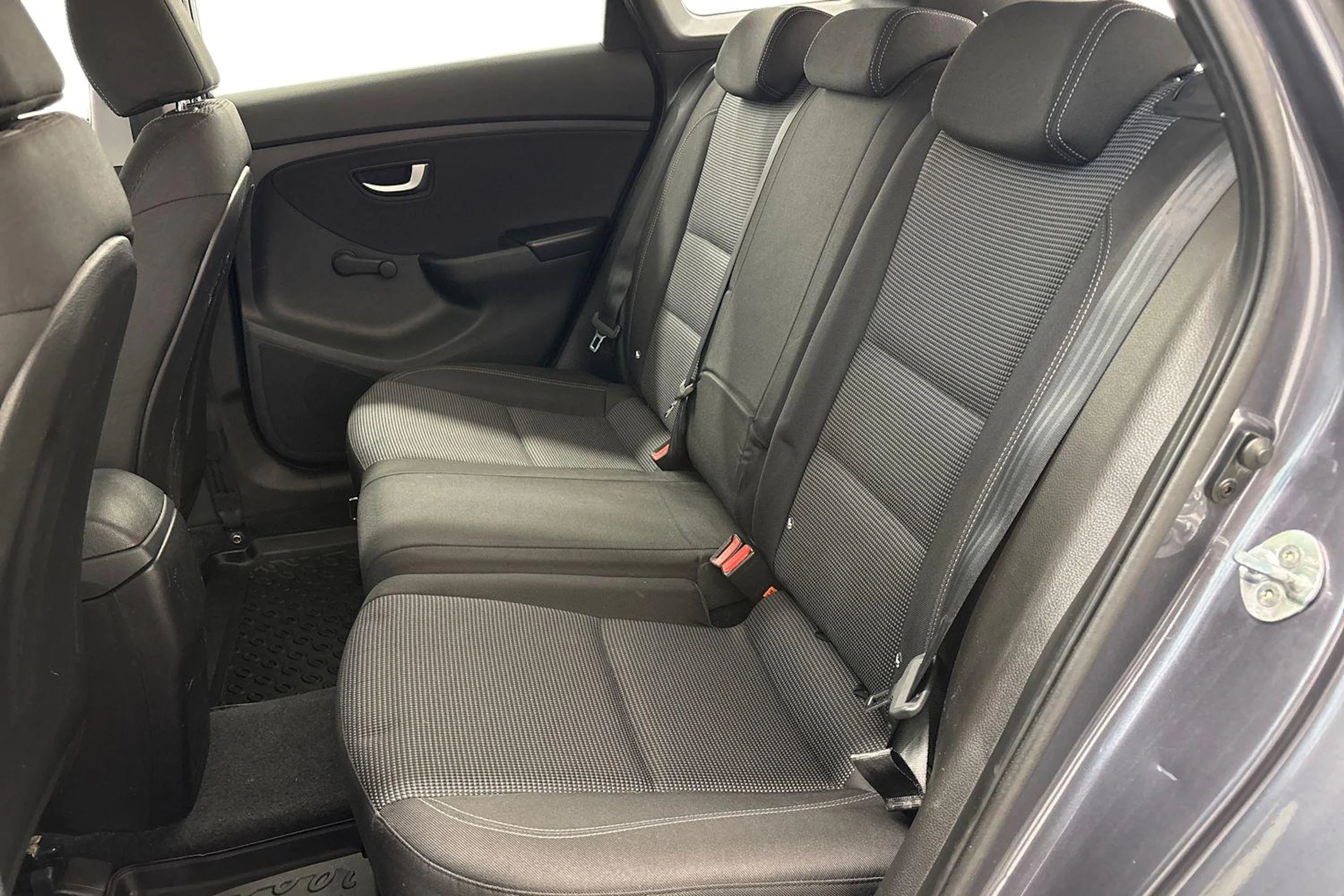met. harmaa Hyundai i30 Wagon 2016 kuva 11.