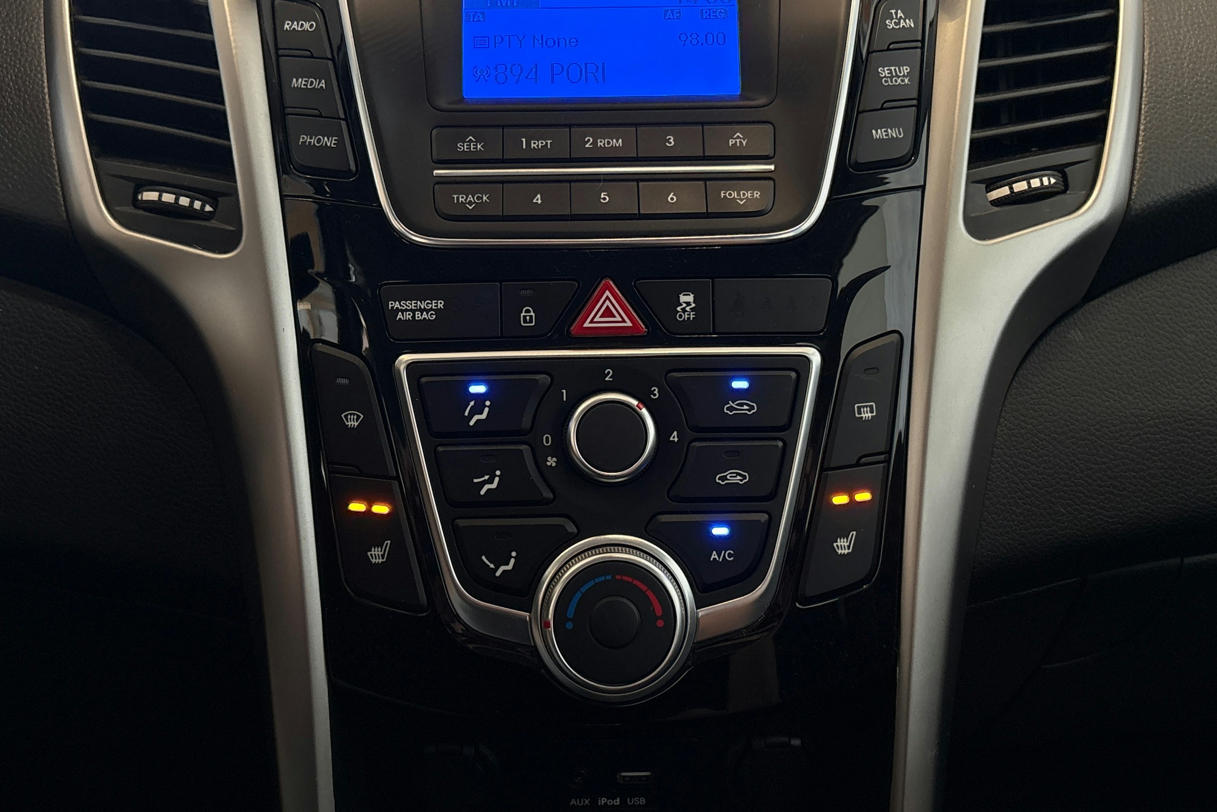 ruskea (beige) Hyundai i30 Wagon 2016 kuva 21.