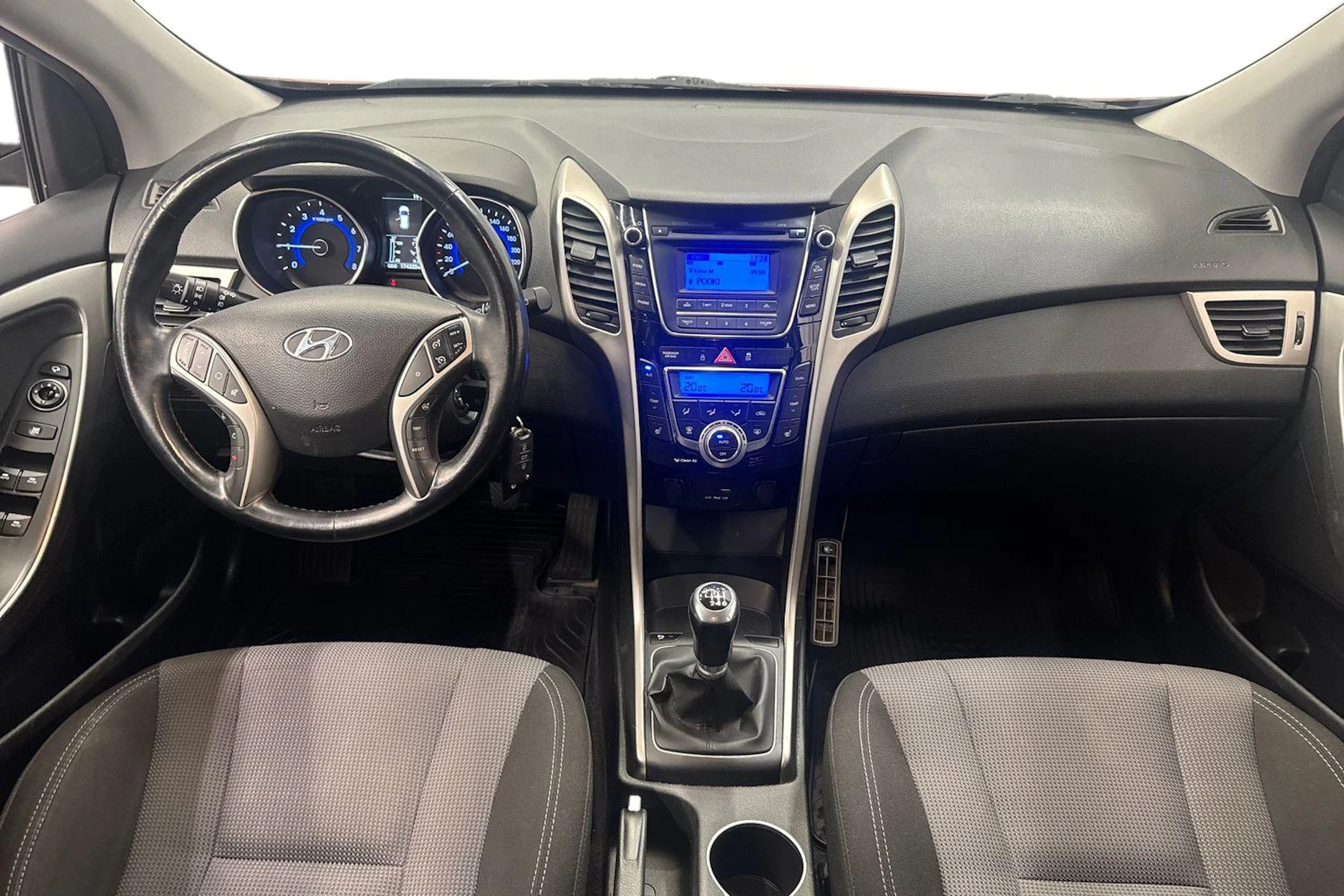 punainen Hyundai i30 Wagon 2016 kuva 9.