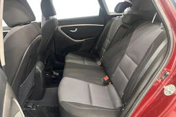 punainen Hyundai i30 Wagon 2016 kuva 11.