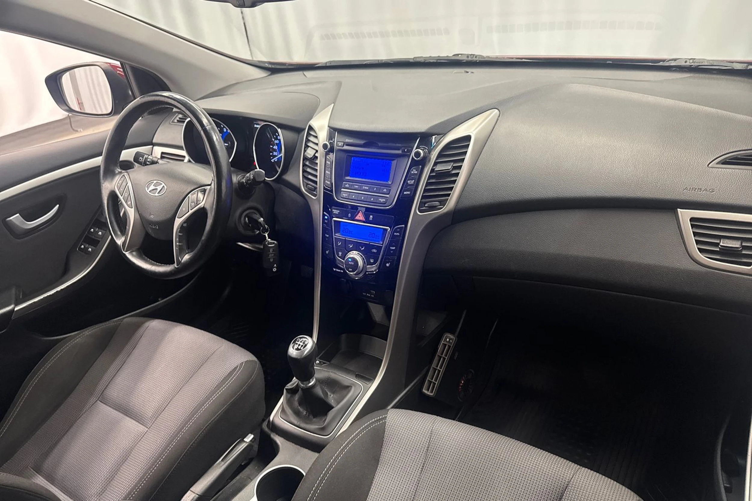 punainen Hyundai i30 Wagon 2016 kuva 16.