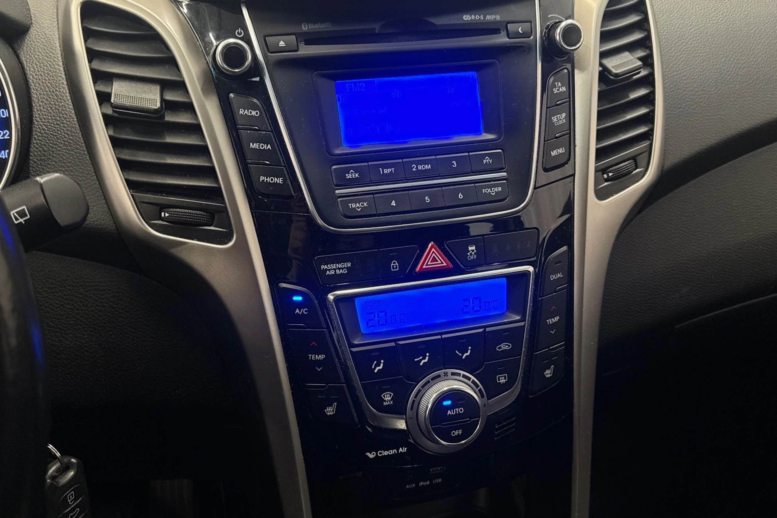 punainen Hyundai i30 Wagon 2016 kuva 23.