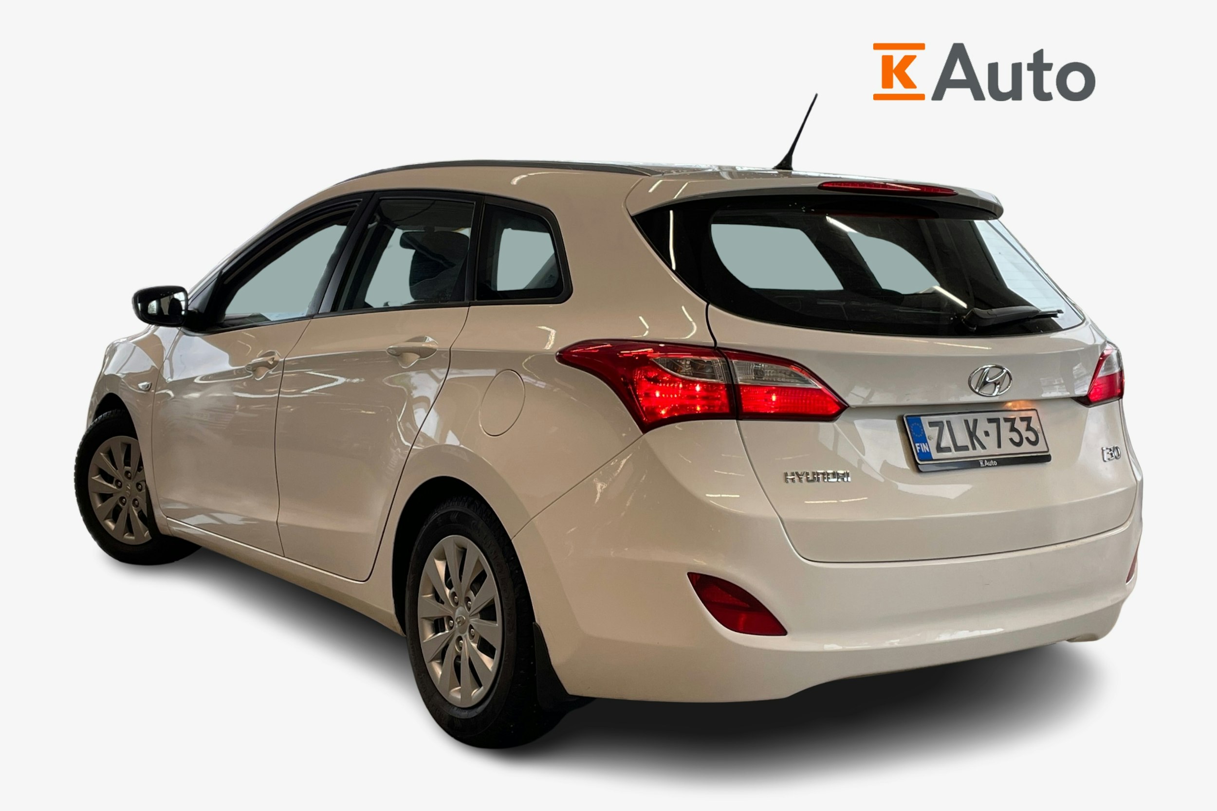 Valkoinen Hyundai i30 Wagon 2016 kuva 2.