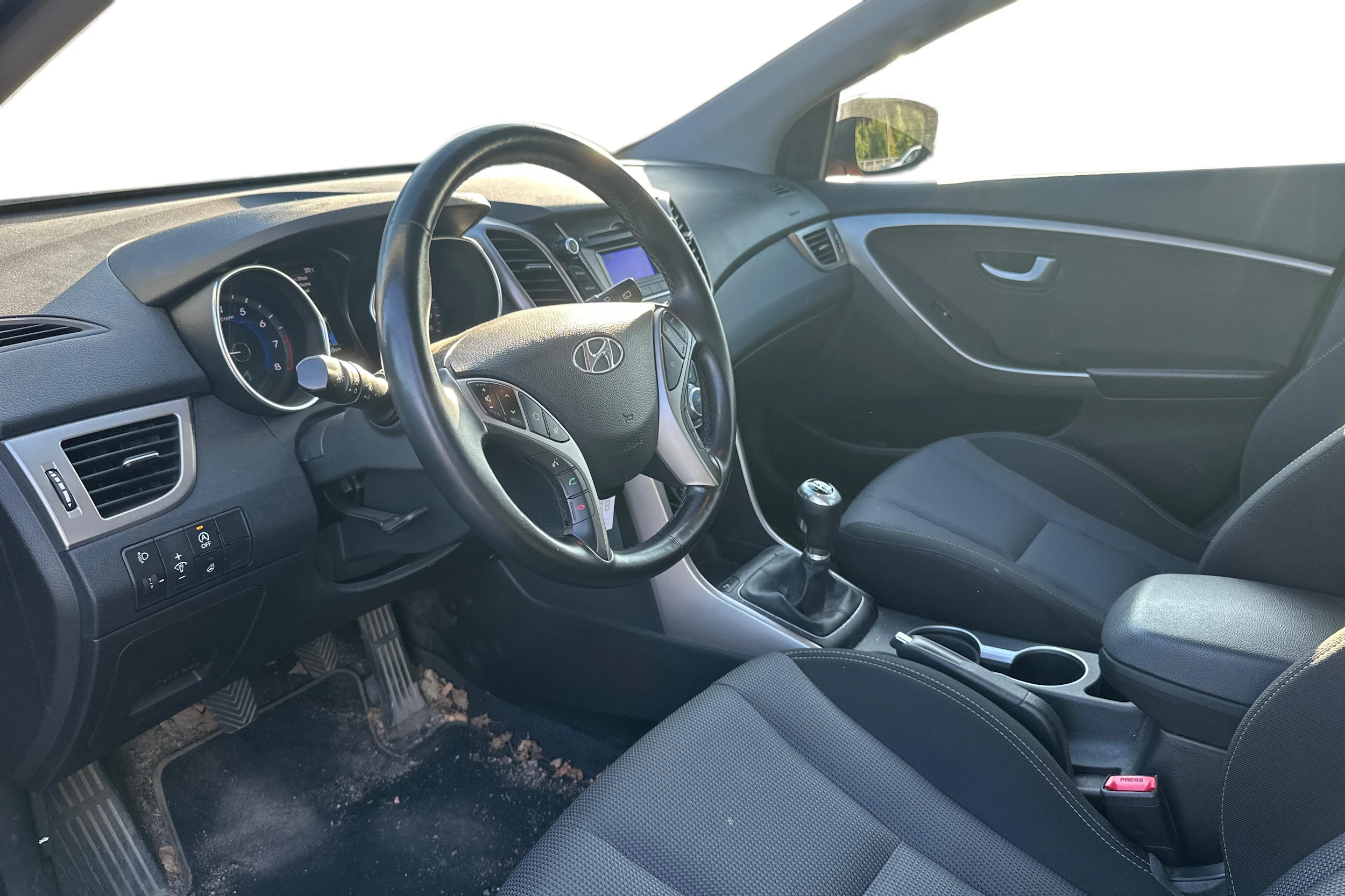 Punainen Hyundai i30 Wagon 2017 kuva 3.