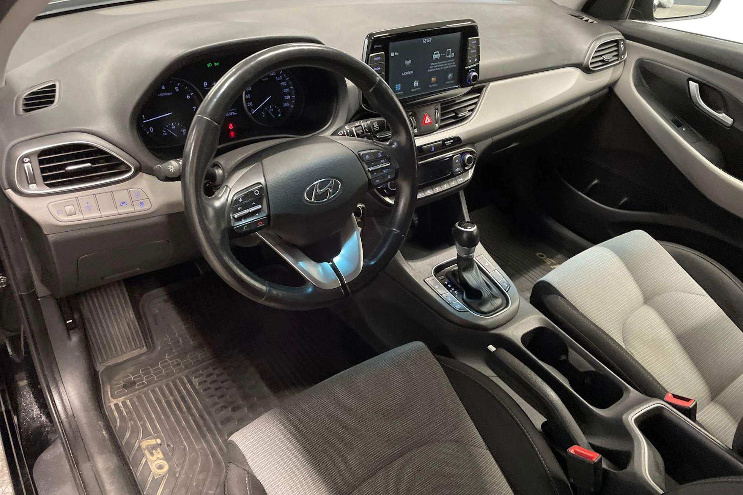 musta Hyundai i30 Wagon 2019 kuva 6.