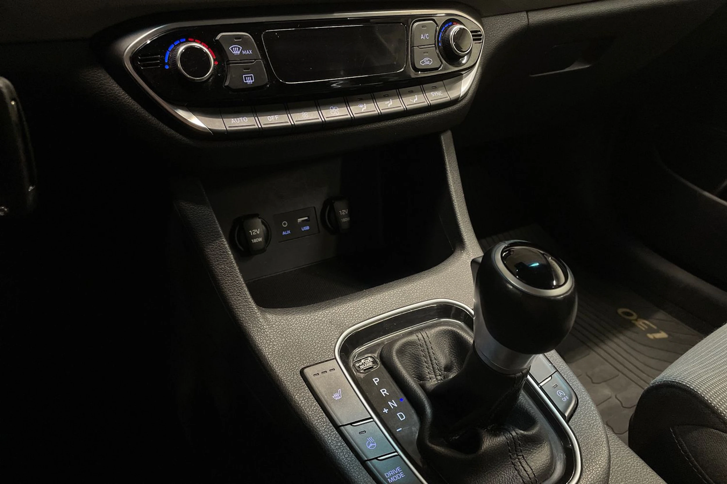musta Hyundai i30 Wagon 2019 kuva 18.