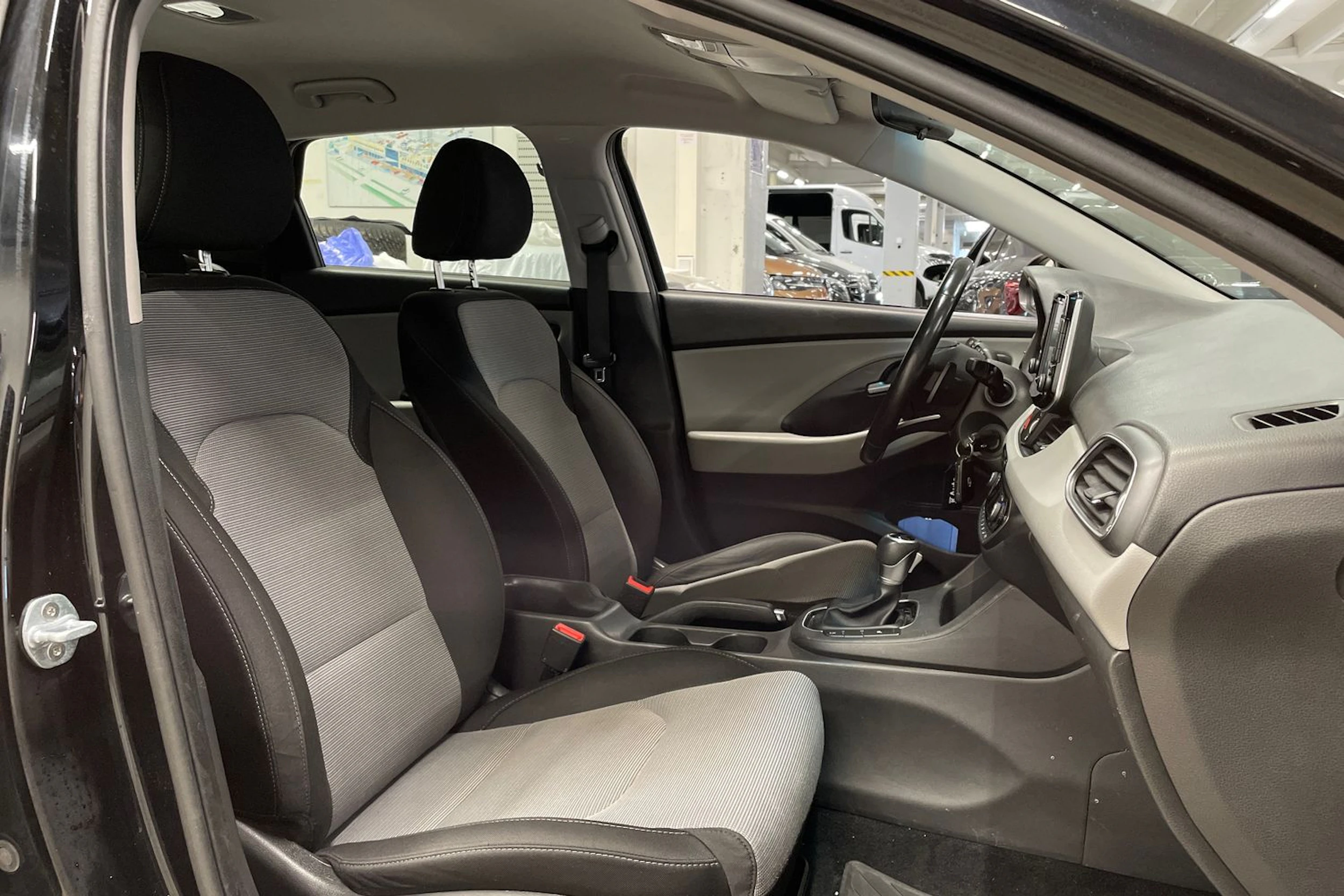 musta Hyundai i30 Wagon 2019 kuva 23.