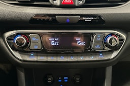punainen Hyundai i30 Wagon 2019 kuva 30.
