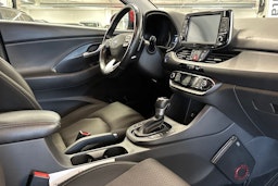 punainen Hyundai i30 Wagon 2019 kuva 40.