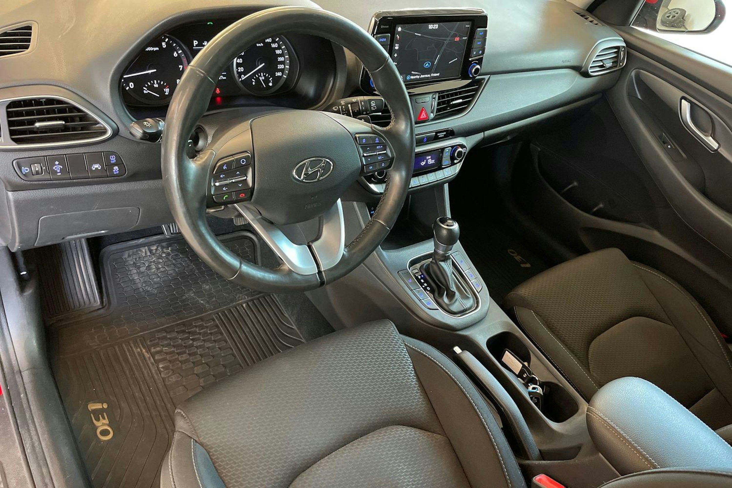 punainen Hyundai i30 Wagon 2019 kuva 7.