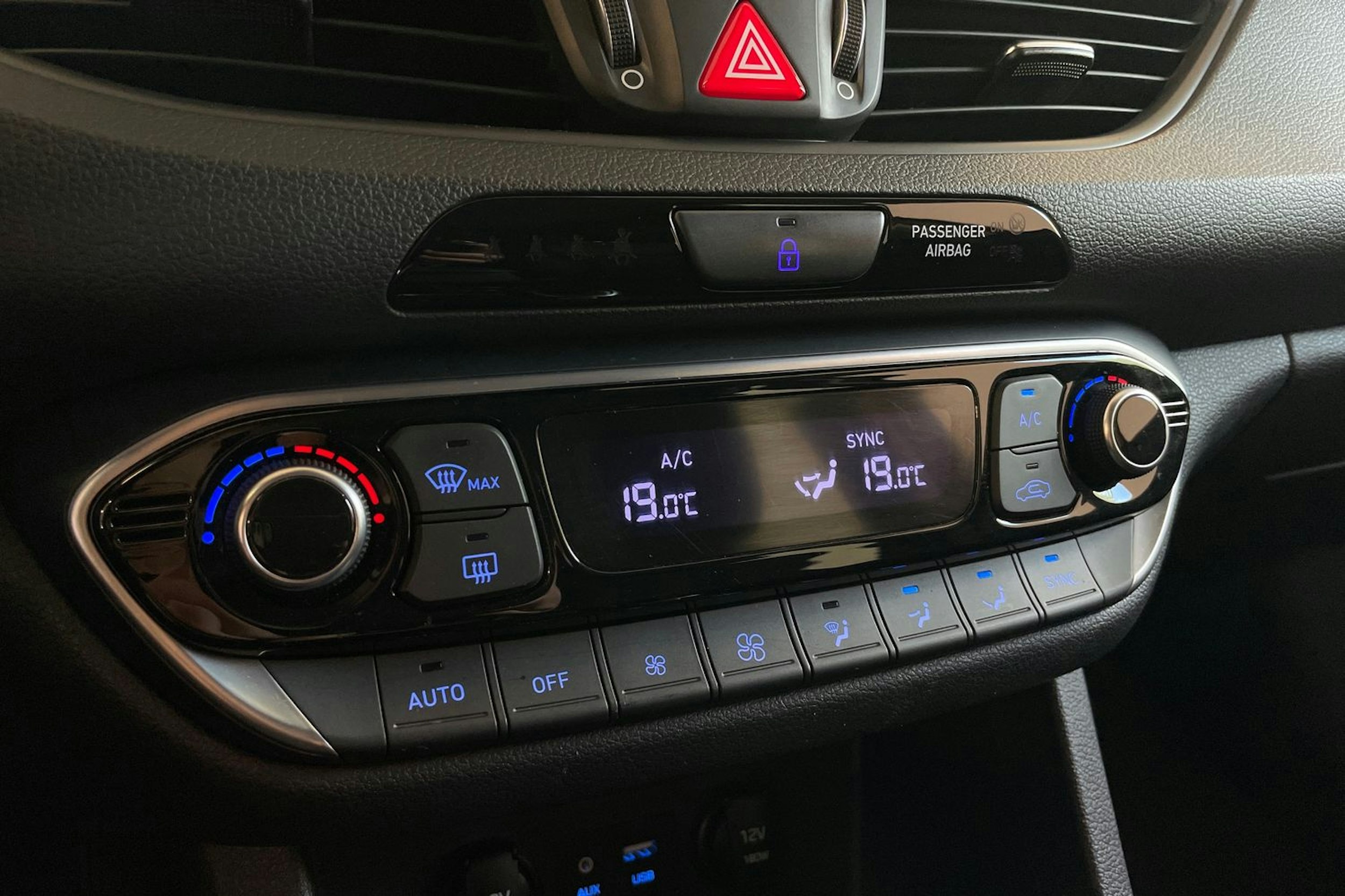 punainen Hyundai i30 Wagon 2019 kuva 23.