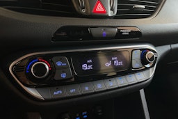 punainen Hyundai i30 Wagon 2019 kuva 23.