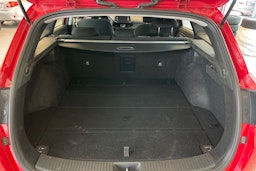 punainen Hyundai i30 Wagon 2019 kuva 30.