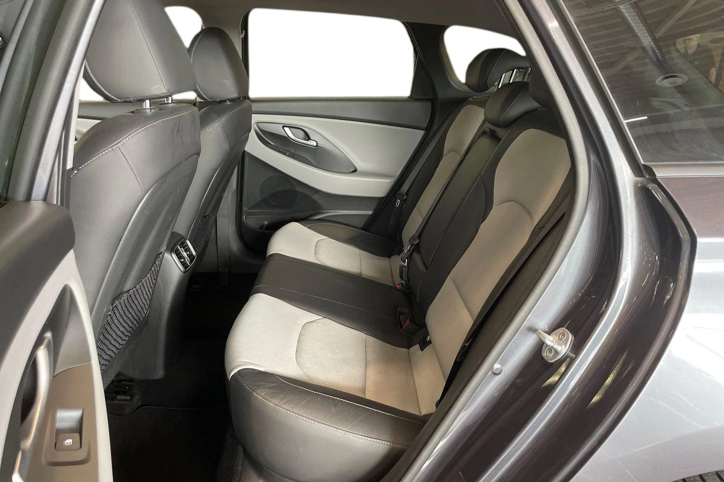 harmaa Hyundai i30 Wagon 2020 kuva 8.