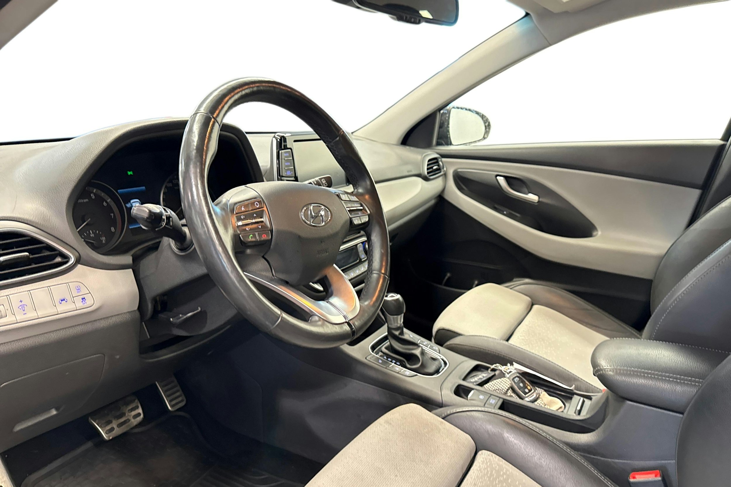 Musta Hyundai i30 Wagon 2020 kuva 7.