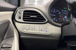 Musta Hyundai i30 Wagon 2020 kuva 18.