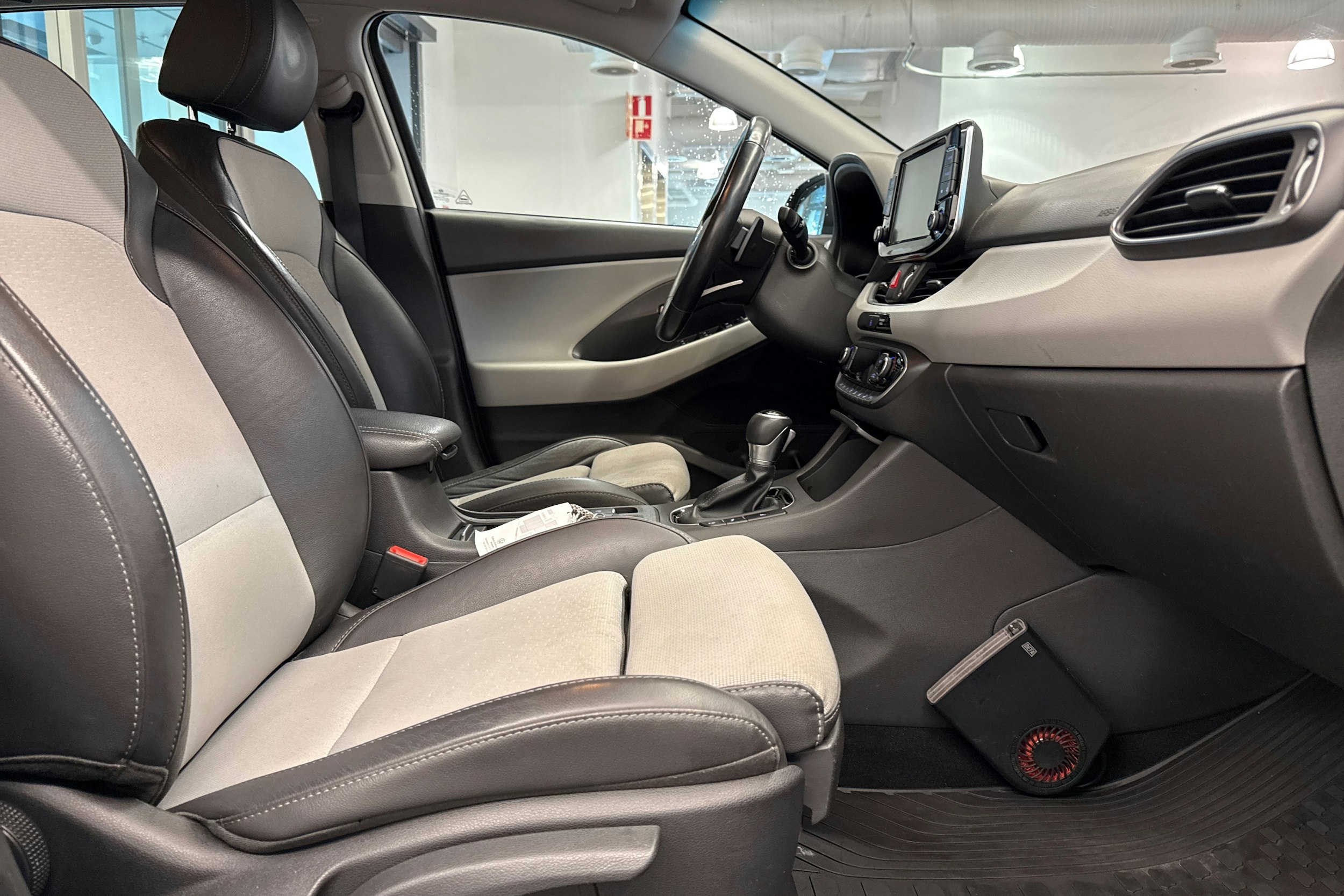 Musta Hyundai i30 Wagon 2020 kuva 23.