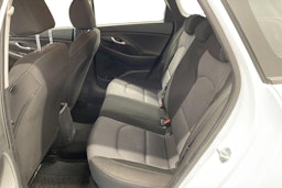 valkoinen Hyundai i30 Wagon 2020 kuva 10.