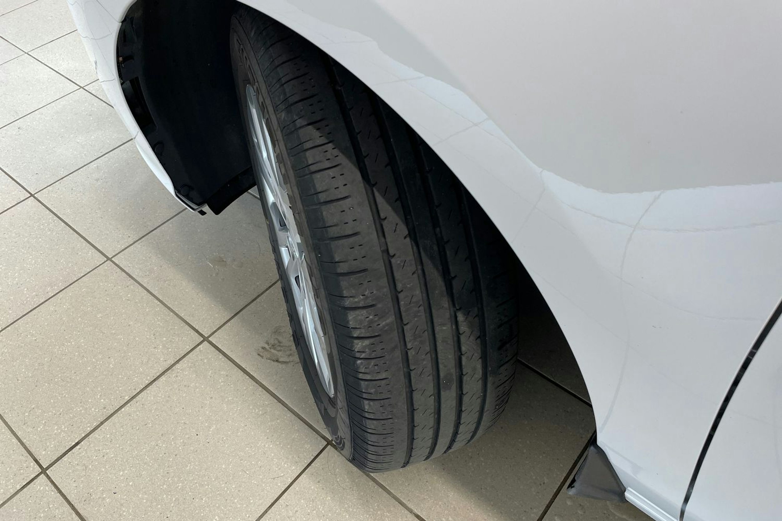 valkoinen Hyundai i30 Wagon 2020 kuva 13.