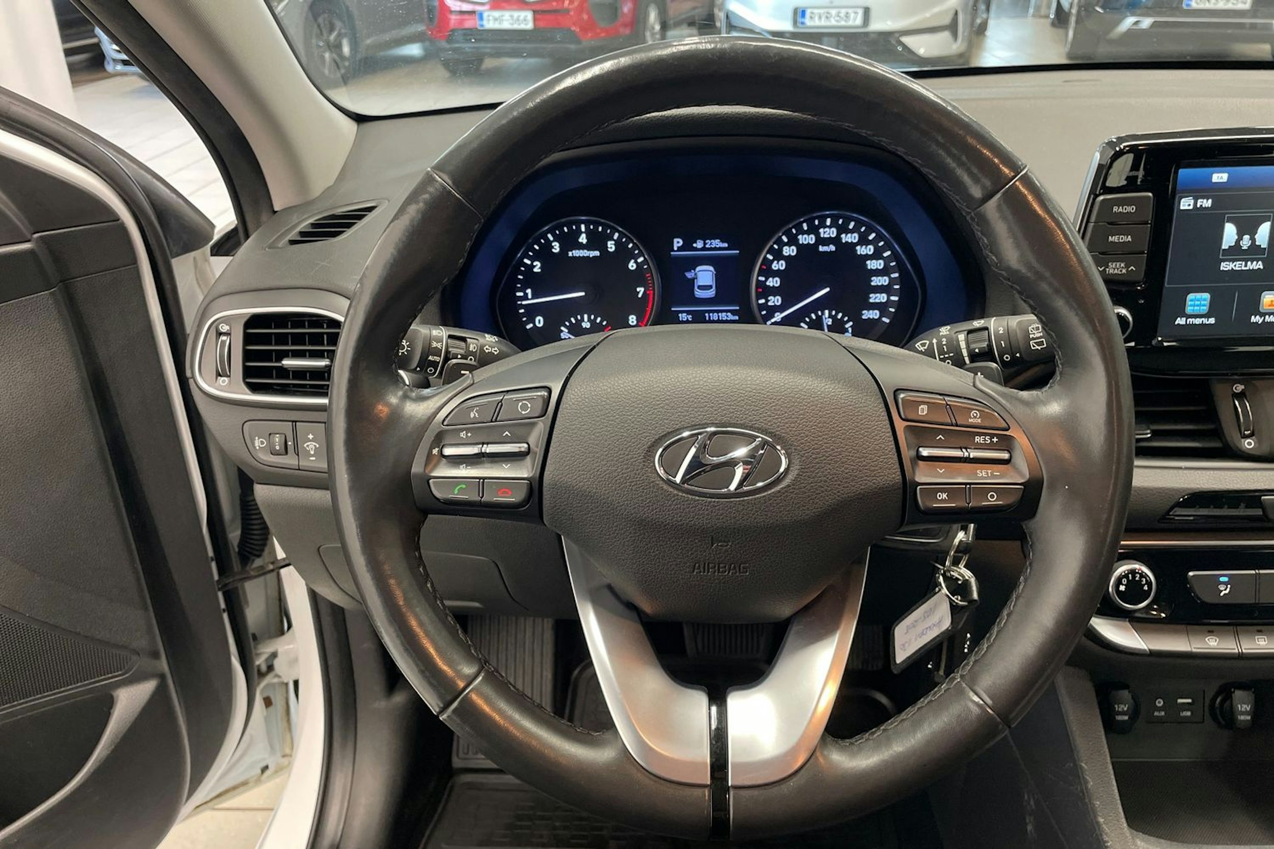 valkoinen Hyundai i30 Wagon 2020 kuva 14.