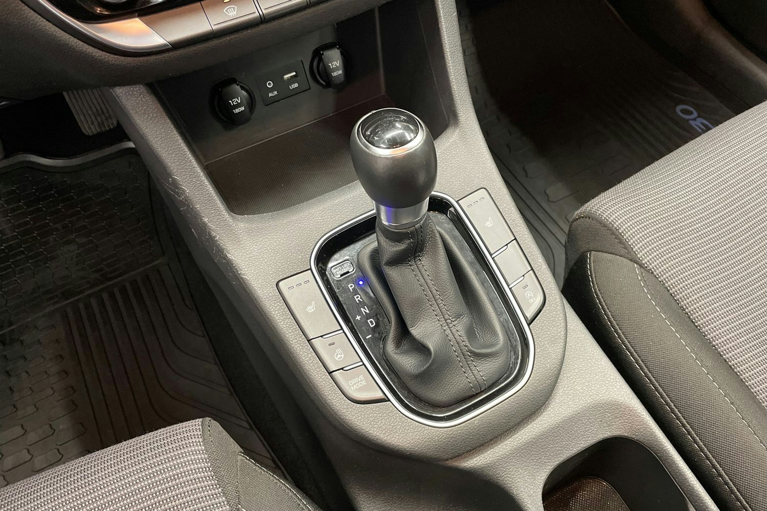 valkoinen Hyundai i30 Wagon 2020 kuva 17.