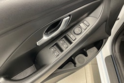 valkoinen Hyundai i30 Wagon 2020 kuva 19.