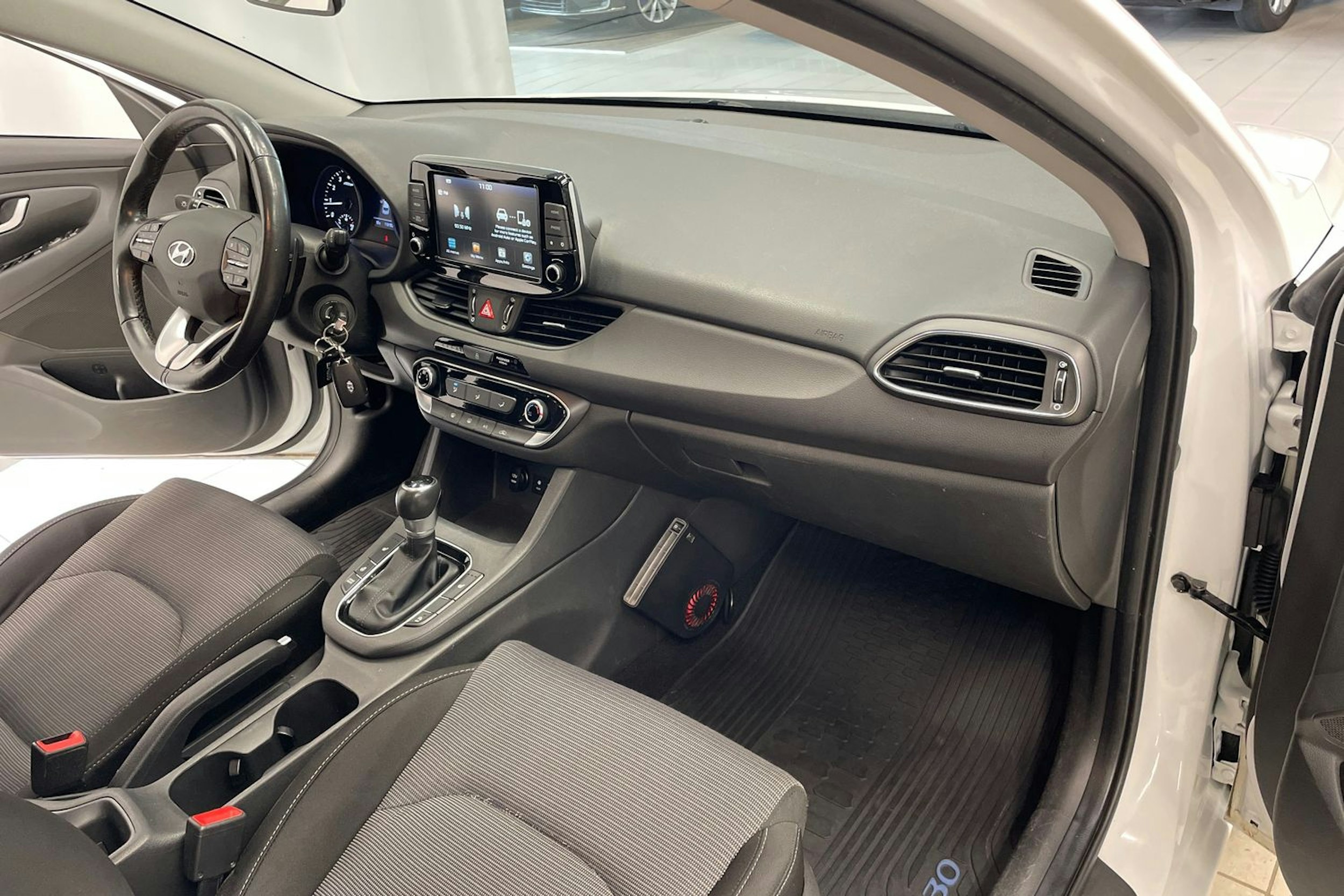 valkoinen Hyundai i30 Wagon 2020 kuva 24.